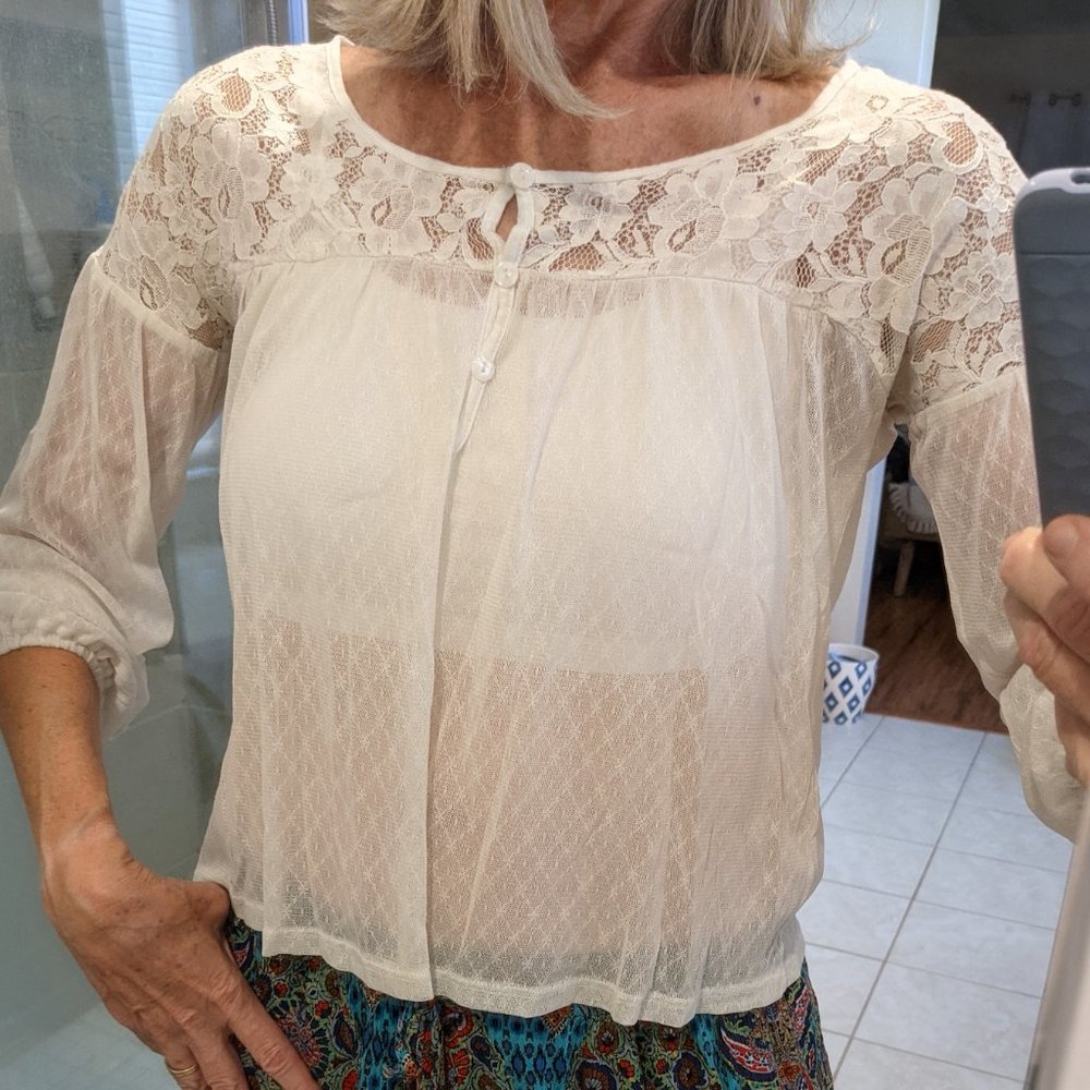 Wet Seal white lace long-sleeve stretch top sz M